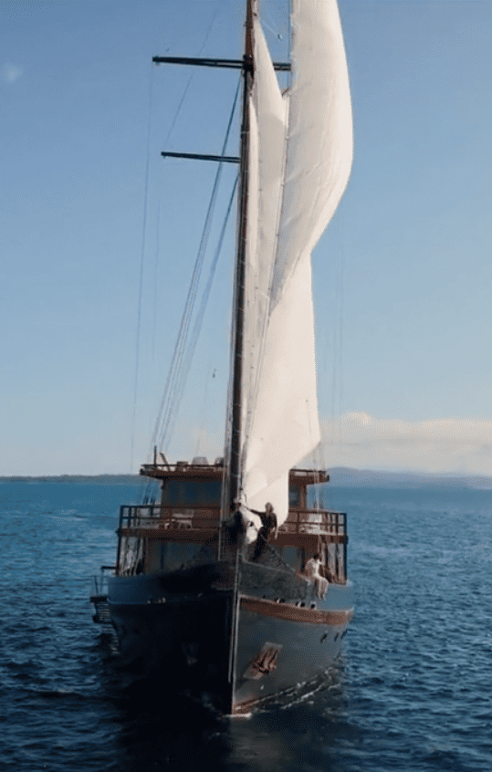 screenshot 2026 06 19 at 18 37 57 sailing yacht vela indonésie ailes voyages videos & movies on vimeo